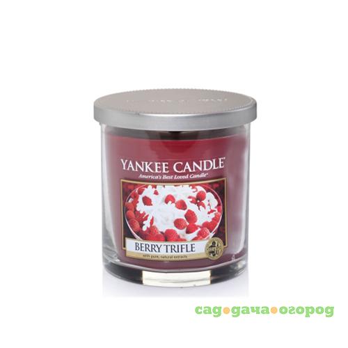 Фото Ароматическая свеча Yankee candle маленькая Ягодный трюфель 198 г