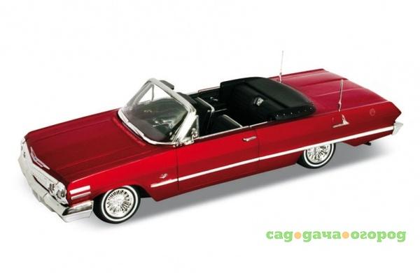 Фото Игрушка модель винтажной машины 1:24 Chevrolet Impala 1963