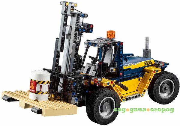 Фото Игровой набор LEGO Technic Сверхмощный вилочный погрузчик