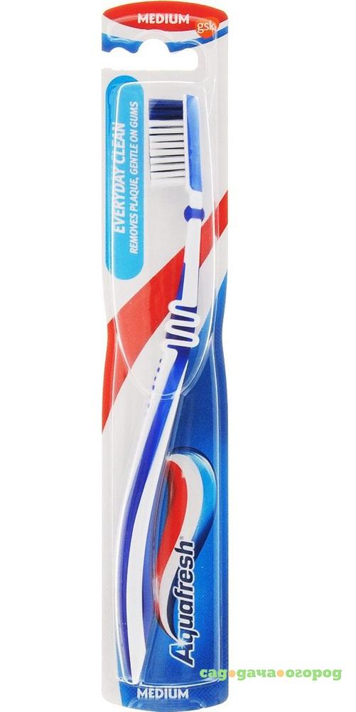 Фото Зубная щетка Aquafresh Clean Control средняя