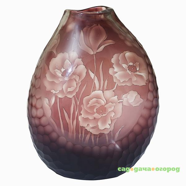 Фото Стеклянная ваза с ручной огранкой