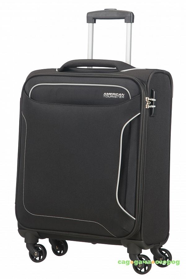 Фото Чемодан American Tourister Holiday Heat черный S