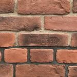 фото Искусственный камень Imperator Bricks Cтаринная мануфактура ложок Петергоф 2 светло красный с темным напылением